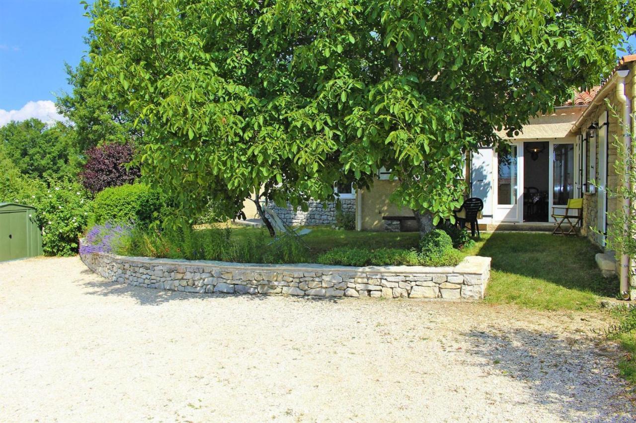 Charming Holiday Home With Private Garden, Revest-Du-Bion Exterior photo